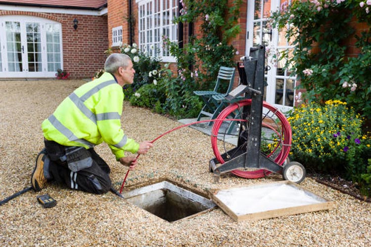 , 4 Signs You Need to Contact a Drain Pipe Jetting Service