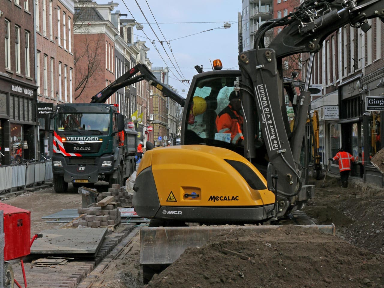 , How Vacuum Excavators Help Uncover Hidden Utilities