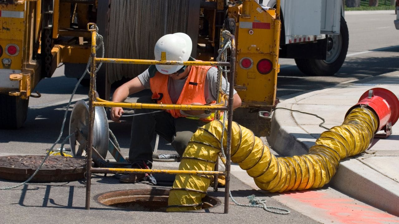 utility damage, Contractor Liability and Utility Damage: Who Pays When Things Go Wrong?