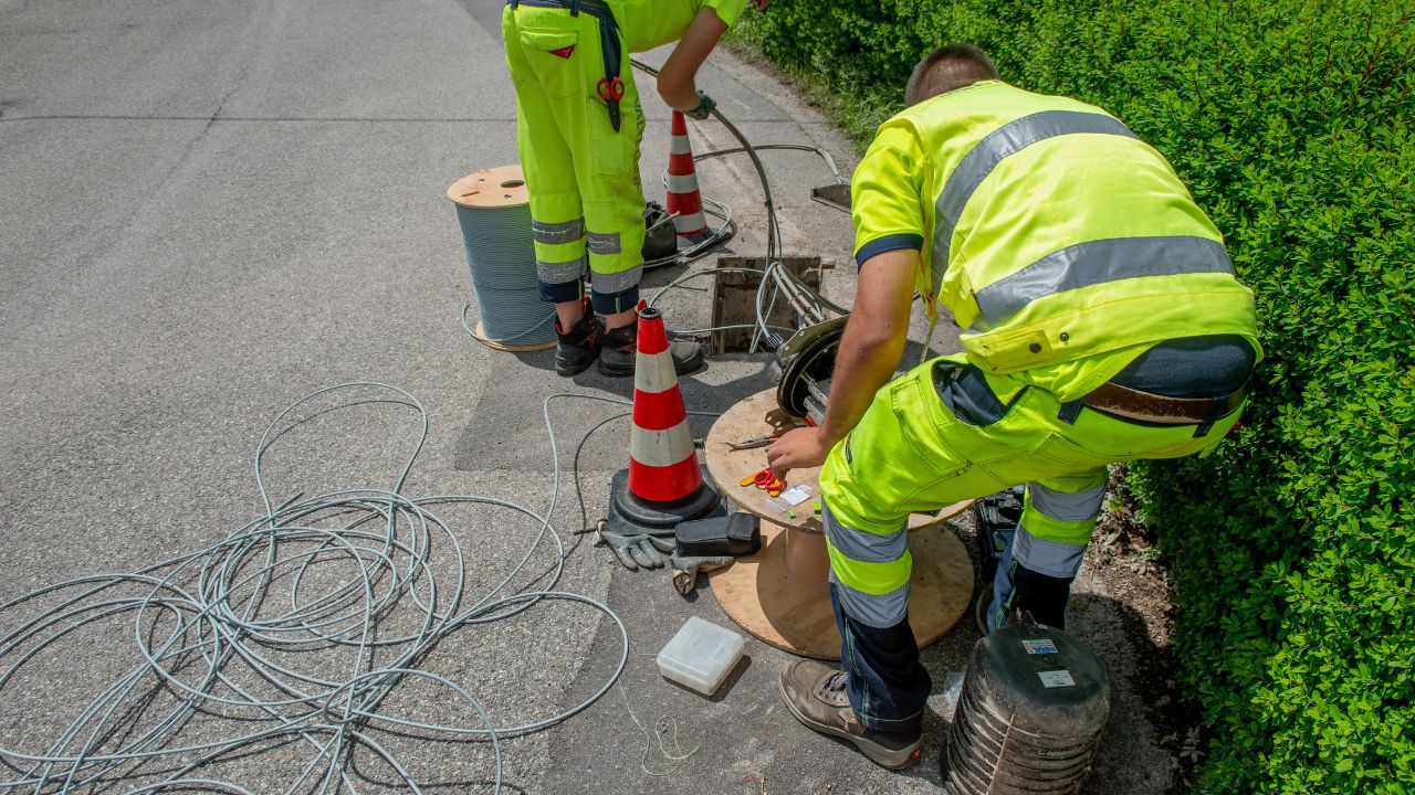 professional utility locating service in Phoenix, Top Cities in Arizona with the Most Underground Utility Projects