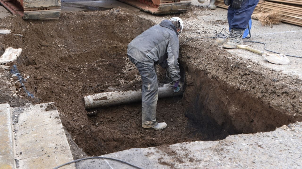 why utility locating before digging must happen, Why Utility Locating Is The First Step In Every Safe Excavation Project